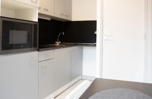 Poitiers Apartment | La Petite Chaume studio lumineux