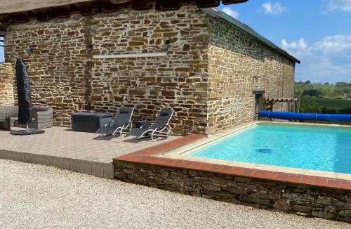 Saint-Yrieix-la-Perche Villa | La Petite Ecurie
