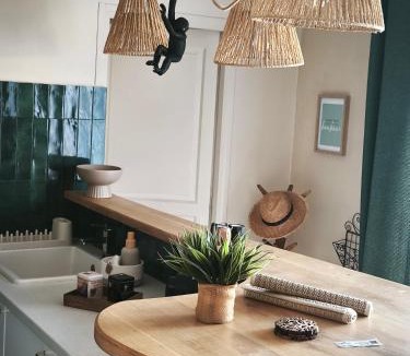 Lunel House | La Petite Escale