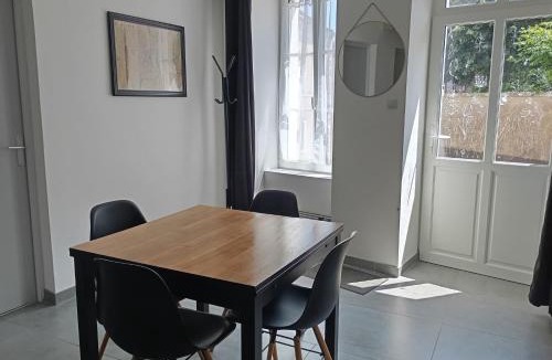 Saint-Florent-le-Vieil Apartment | La Petite Florentine