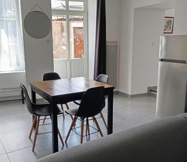 Saint-Florent-le-Vieil Apartment | La Petite Florentine