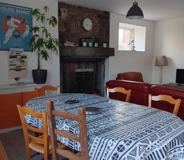 Saint-Pierre-des-Nids House | La petite ferme