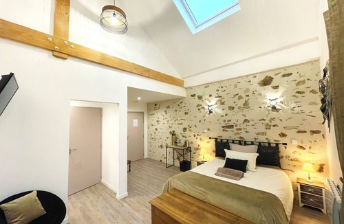 Saint-Andre-de-la-Marche Hotel | La Petite Felixiere