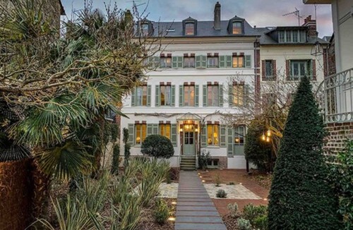 Honfleur Apartment | La Petite Folie