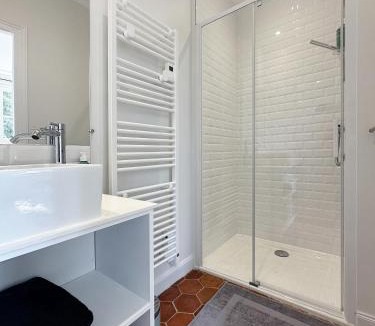 Senlis House | La Petite Fontaine