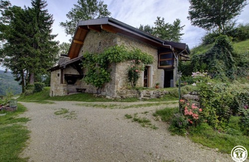 Saint-Germain-de-Joux House | La Petite Maison de Marnod
