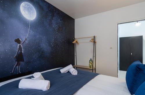 Centre Ville Apartment | La Petite Histoire