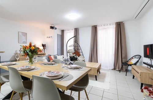 Centre Ville Apartment | La Petite Histoire