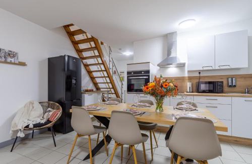 Centre Ville Apartment | La Petite Histoire