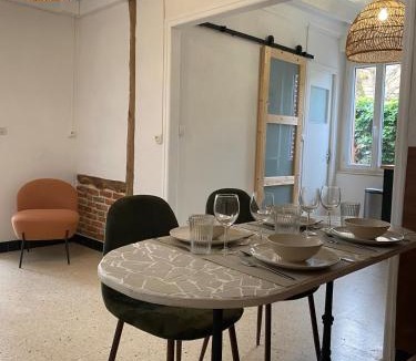 Le Vaudreuil Apartment | La Petite Luce