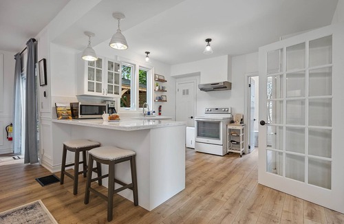 Historic Old Town House | La Petite Maison, With Soaker Tub & Fire Bowl