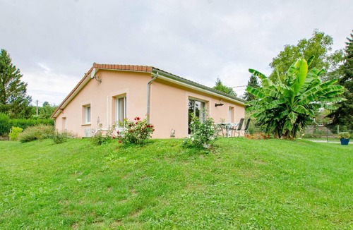 Saint-Mards-en-Othe House | La Petite Maison Rose