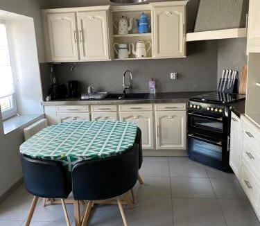 Saint-Nicolas-du-Pelem House | La Petite Maison