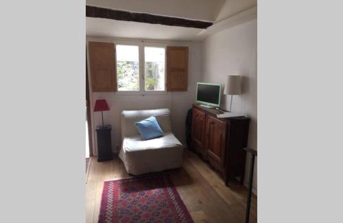 Flavigny-sur-Ozerain House | La petite maison médiévale de Melanie