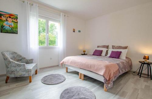 Saint-Mards-en-Othe House | La petite maison rose