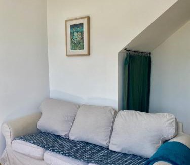 Saint-Paul-le-Jeune House | La petite maison dans la Brousse