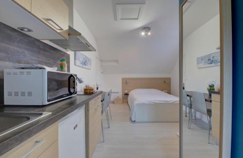 Avoine Apartment | La petite maison 3