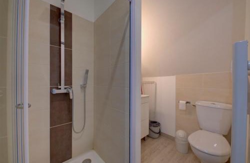 Avoine Apartment | La petite maison 3