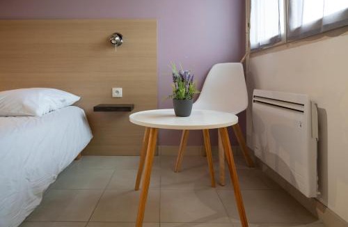 Avoine Apartment | La petite maison 4