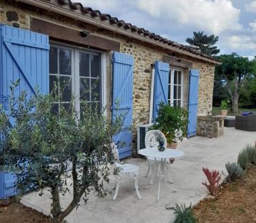 Loubejac House | La petite maison bleue avec piscine