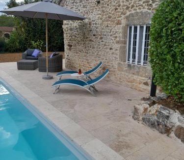 Loubejac House | La petite maison bleue avec piscine