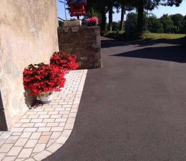 Loperec House | La petite maison bleue