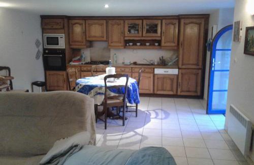 Loperec House | La petite maison bleue