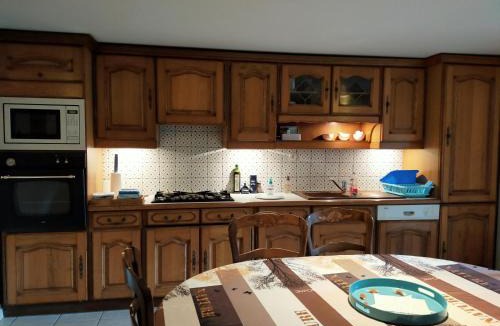 Loperec House | La petite maison bleue