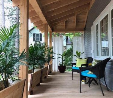 Rawdon Ski Chalet | La Petite Maison
