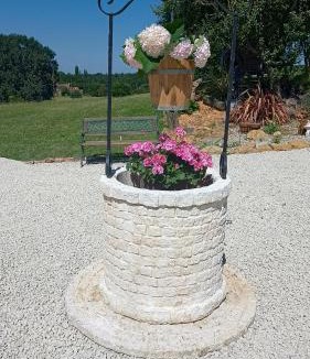 Ecommoy Bed & Breakfast | La Petite Maison Dans La Prairie