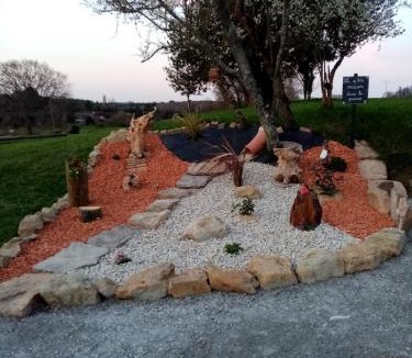 Ecommoy Bed & Breakfast | La Petite Maison Dans La Prairie