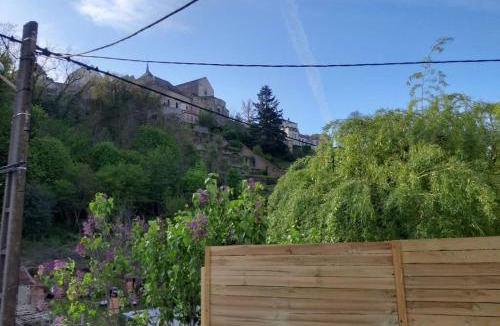 Avallon House | La Petite Maison Dans la Vallée