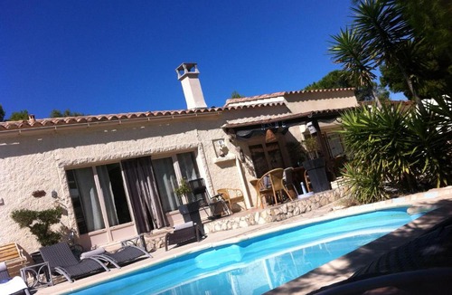 Sigean Bed & Breakfast | La petite maison dans les pins