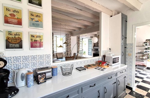 Cuzion House | La petite Maison de Cuzion