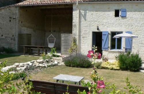 Crezieres House | La Petite Maison
