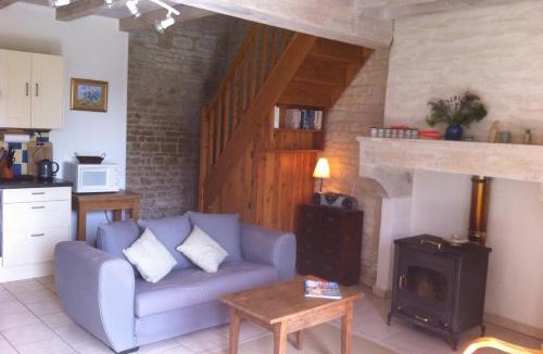Crezieres House | La Petite Maison