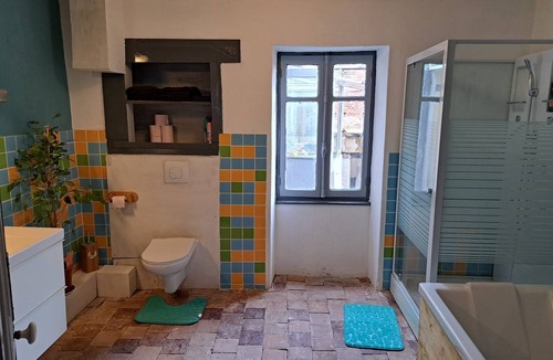 Issy-l'Eveque Bed & Breakfast | La Petite Maison d Issy