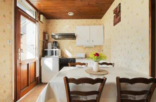 Monthault House | La petite maison