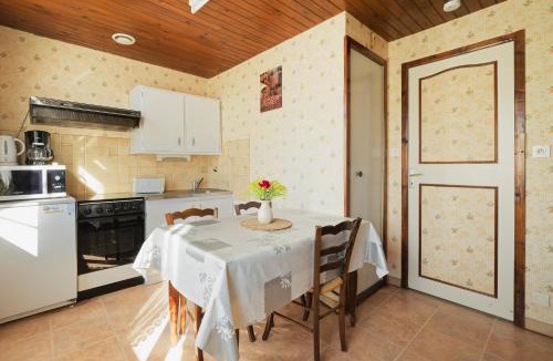 Monthault House | La petite maison