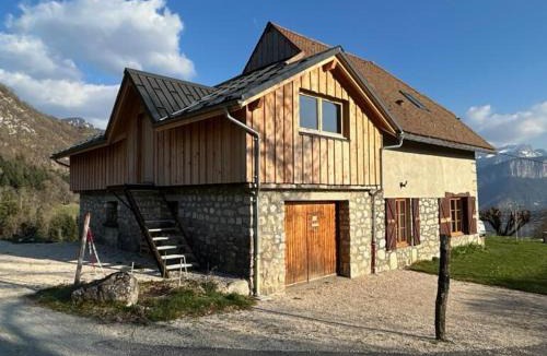 Saint-Christophe-la-Grotte House | La petite maison