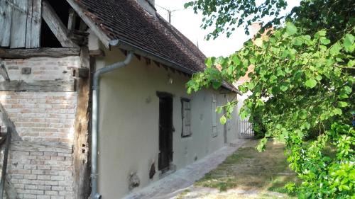 Theillay House | La Petite Maison