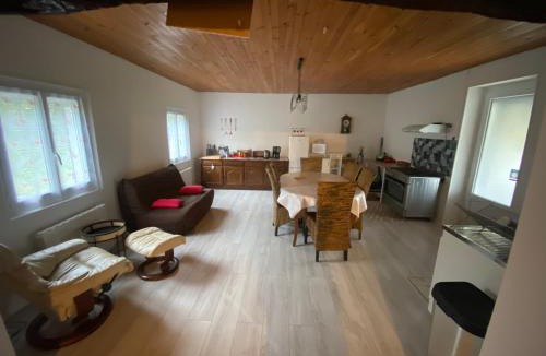 Toulon-sur-Arroux House | La petite Maison