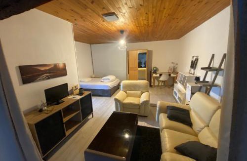 Toulon-sur-Arroux House | La petite Maison