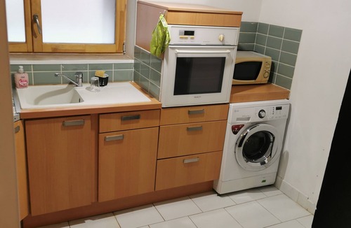 Yenne House | LA Petite Maison