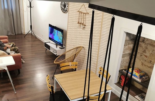 Yenne House | LA Petite Maison