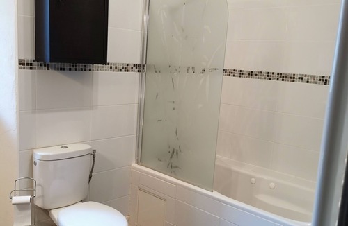 Yenne House | LA Petite Maison