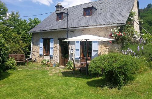 Pleaux House | La Petite Maison Pont Blanchard,