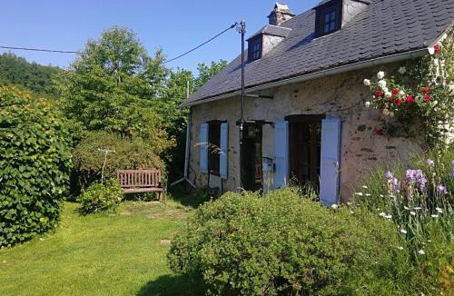 Pleaux House | La Petite Maison Pont Blanchard,