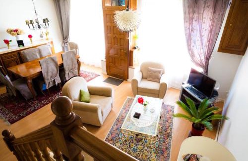 Meillac Bed & Breakfast | La Petite Maison près de l'Eglise