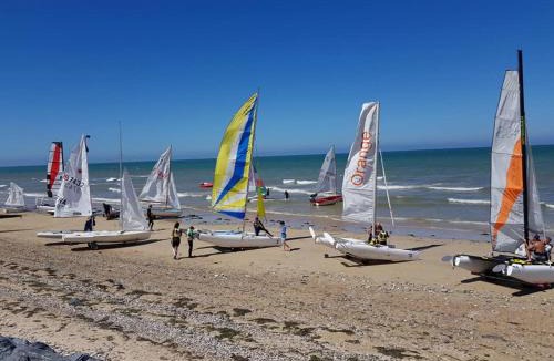 Courseulles-sur-Mer Apartment | La petite Marine, wifi et jardin à 100m de la mer